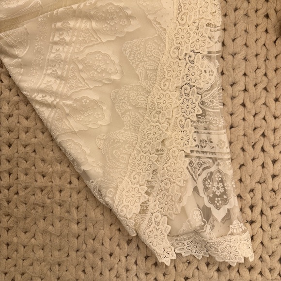 FARM Rio White Lace Midi Skirt - Picture 7 of 7